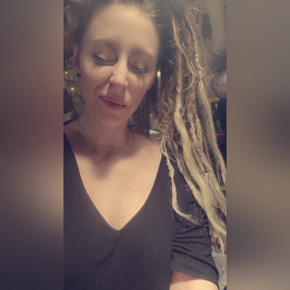 Meet your Posher, Heather - Picture 3 of 15